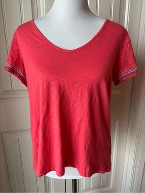 Roper Coral Short Sleeve T-Shirt with Embroidered Cuffs & Crisscross Back